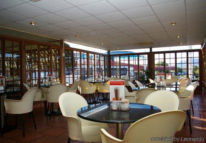 Protea Hotel By Marriott Harrismith Montrose Exterior foto